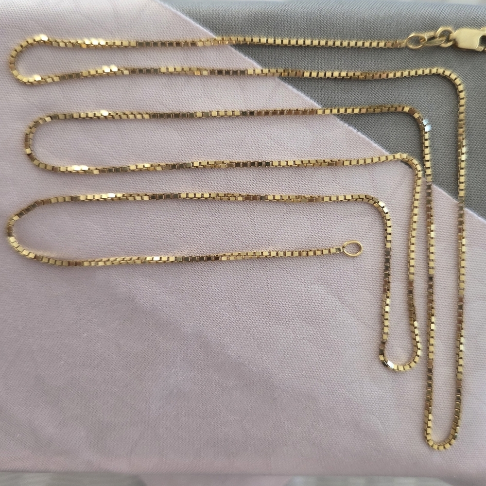 Gold Chain - Picture 4 of 14